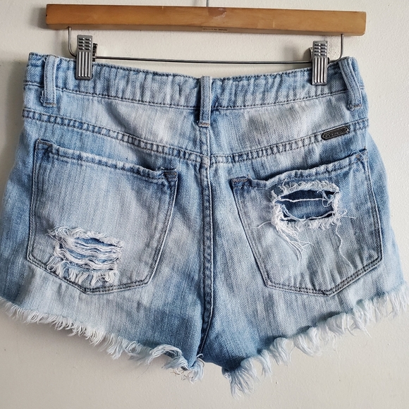 Kan can distressed jeans short size Medium. - Picture 5 of 8